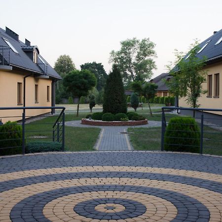 Hotel Paradiso Suchedniów 外观 照片