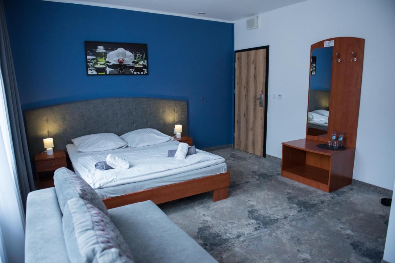 Hotel Paradiso Suchedniów 外观 照片