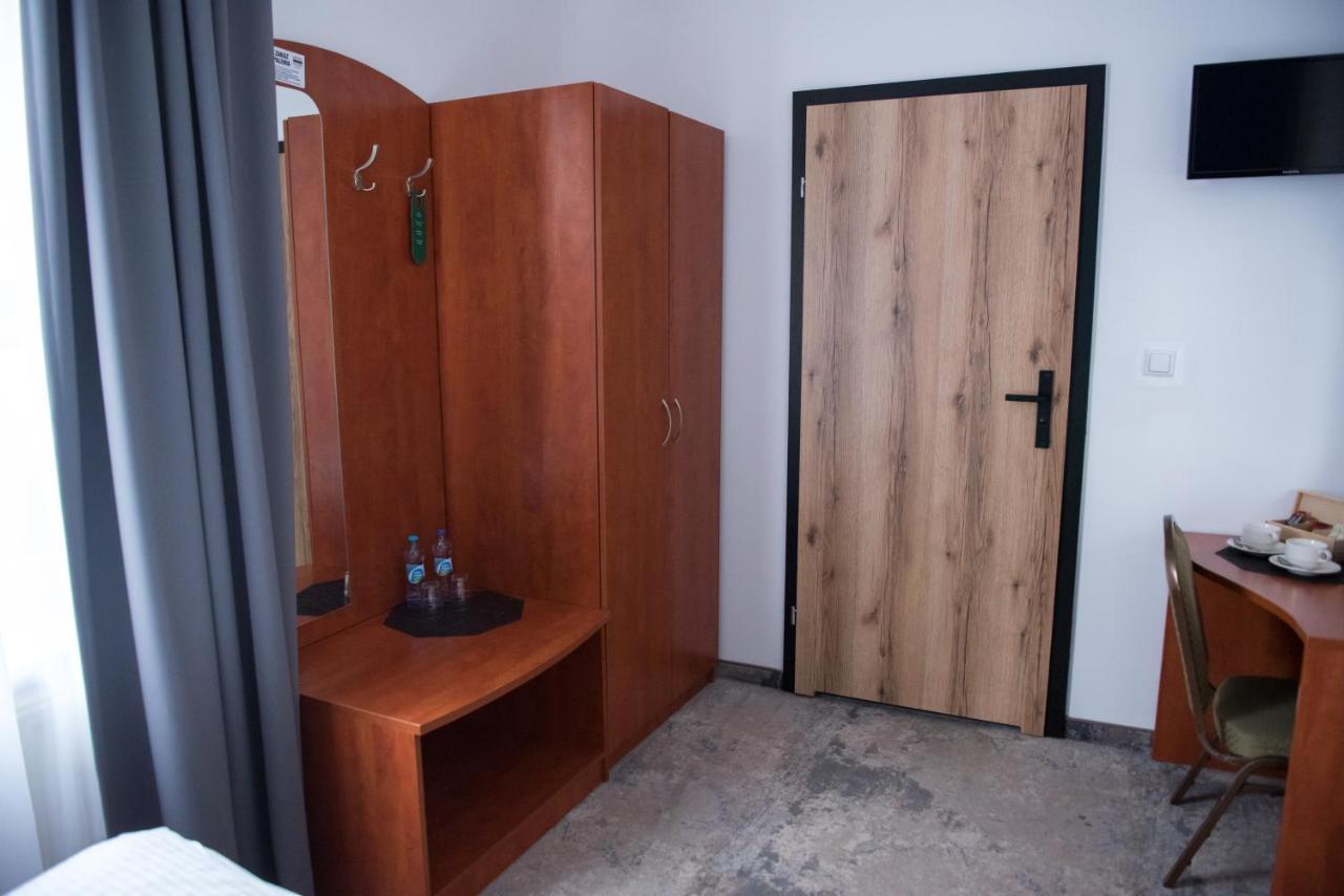 Hotel Paradiso Suchedniów 外观 照片