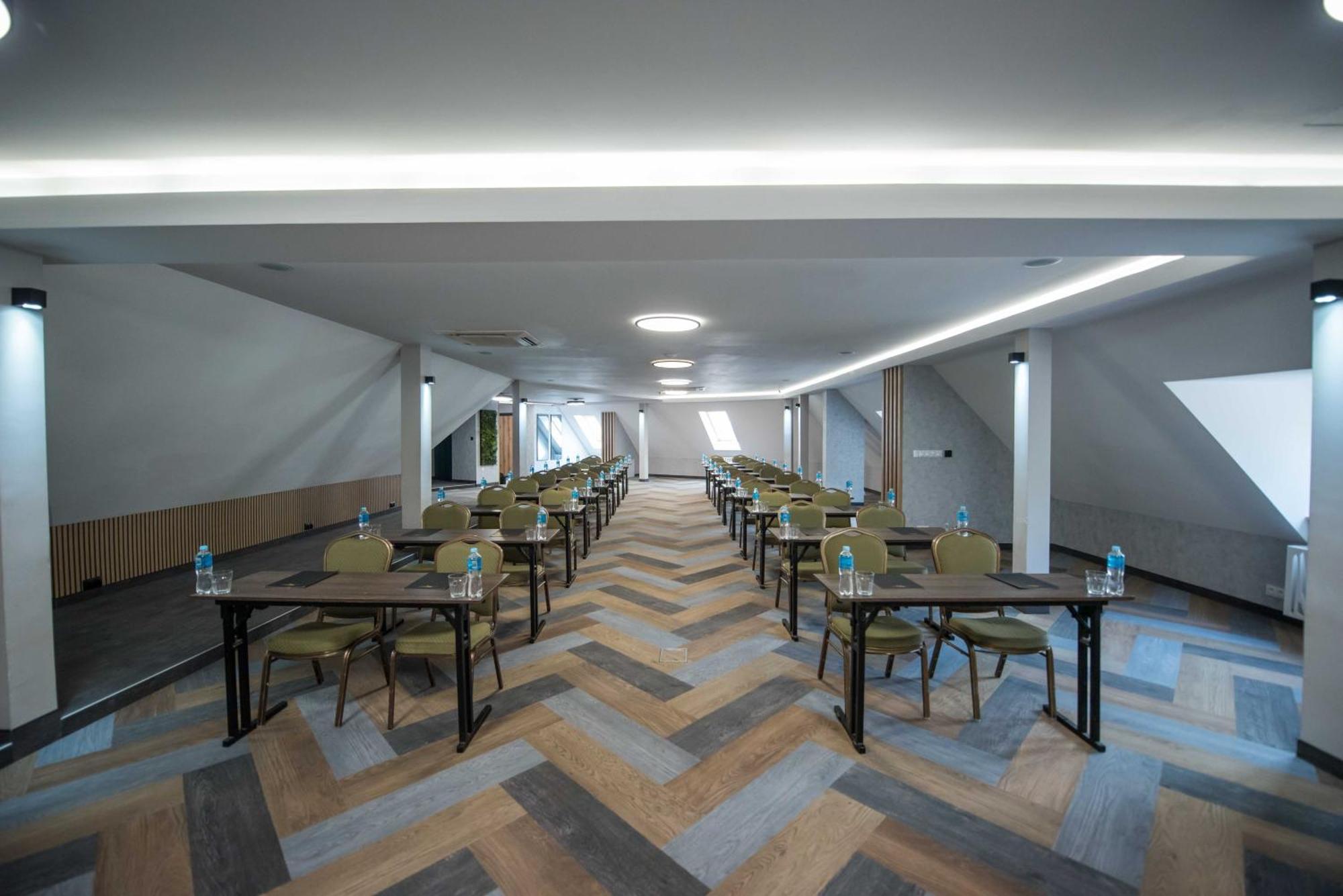 Hotel Paradiso Suchedniów 外观 照片