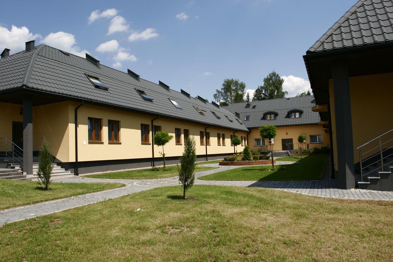 Hotel Paradiso Suchedniów 外观 照片