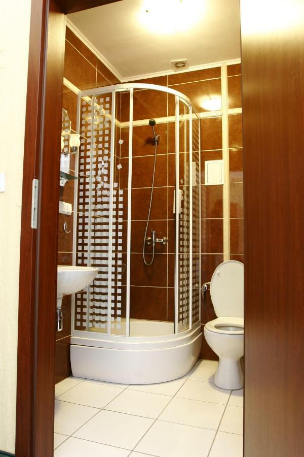 Hotel Paradiso Suchedniów 外观 照片