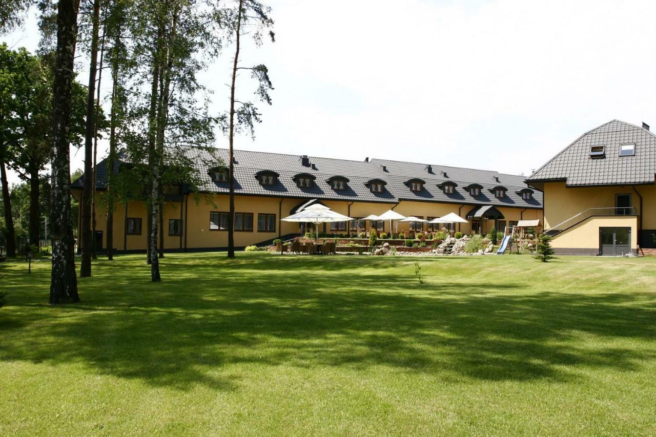 Hotel Paradiso Suchedniów 外观 照片